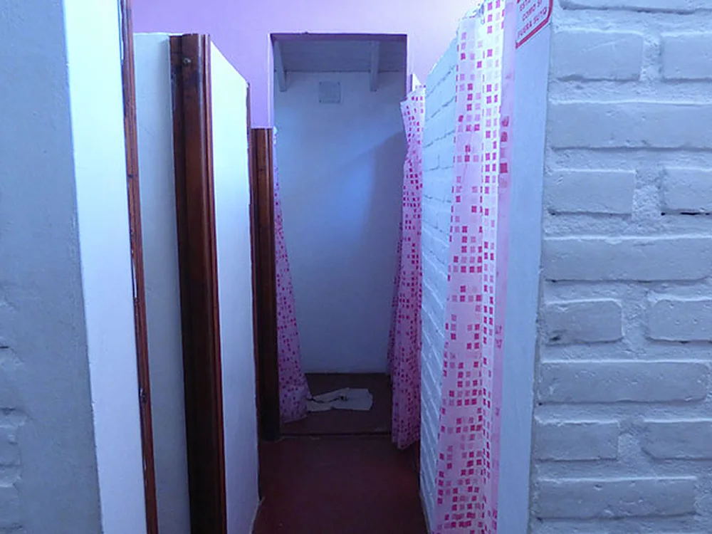 Baños y vestuarios con agua caliente, Piedras Verdes, Aluminé